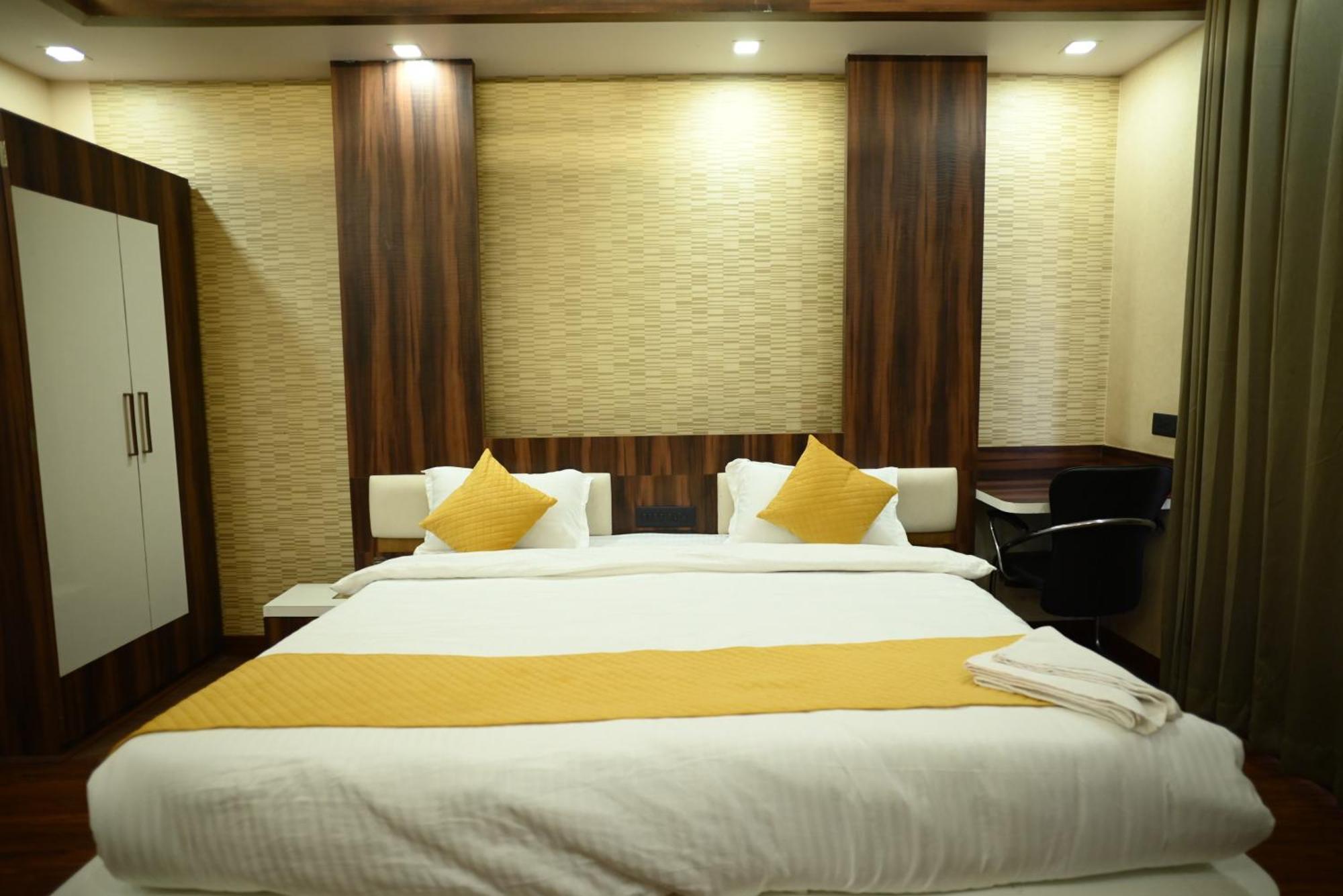 Kings Inn Hotel 兰契 外观 照片