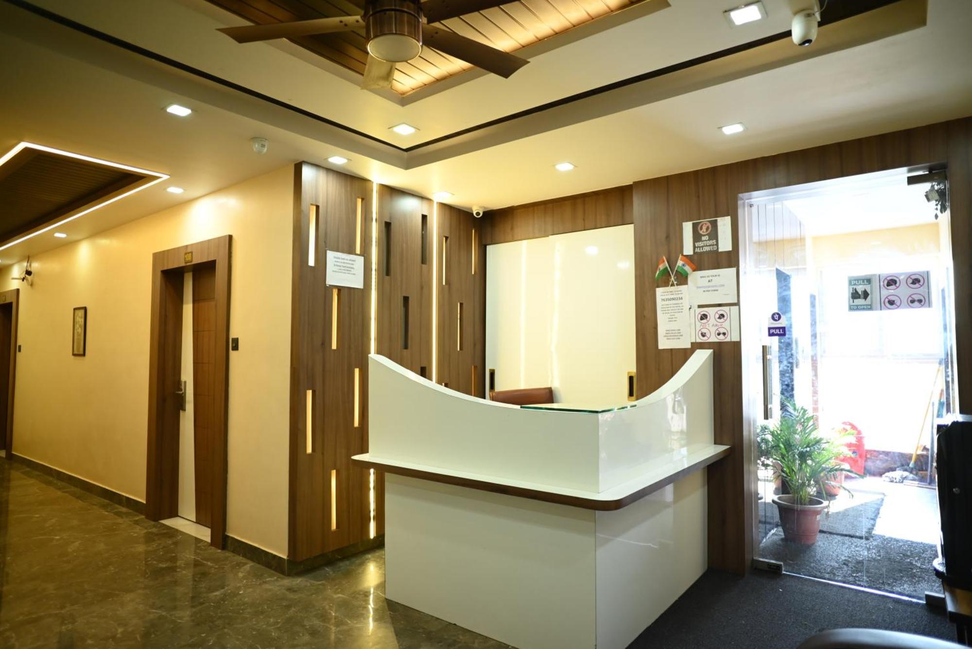 Kings Inn Hotel 兰契 外观 照片
